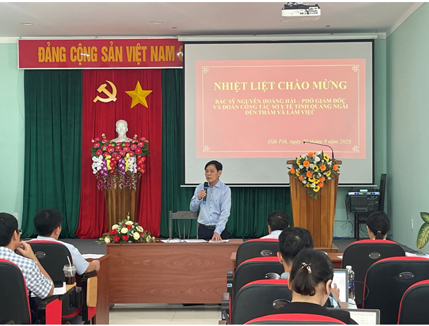 Lãnh đạo Sở Y tế tỉnh Quảng Ngãi thăm và làm việc  với Trung tâm Y tế Đăk Glei